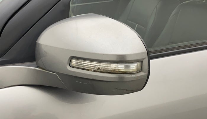 2015 Maruti Swift VXI, Petrol, Manual, 29,778 km, Left rear-view mirror - Indicator light not working