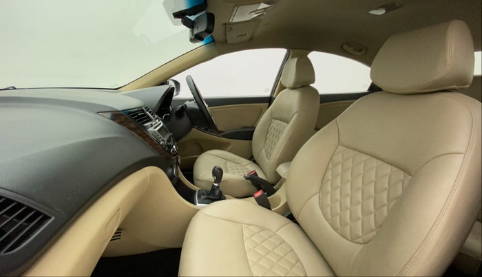2013 Hyundai Verna FLUIDIC 1.6 CRDI SX, Diesel, Manual, 80,192 km, Right Side Front Door Cabin