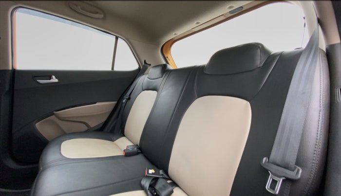 2016 Hyundai Grand i10 SPORTZ 1.2 KAPPA VTVT, Petrol, Manual, 12,591 km, Right Side Rear Door Cabin