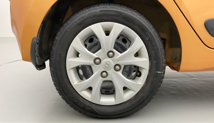 2016 Hyundai Grand i10 SPORTZ 1.2 KAPPA VTVT, Petrol, Manual, 12,591 km, Right Rear Wheel