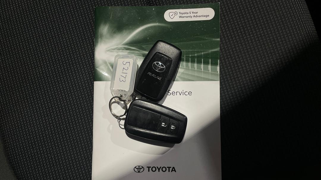 2023 Toyota RAV4 Gx (AWD) Hybrid, Automatic, 56913 km, Key Close-up