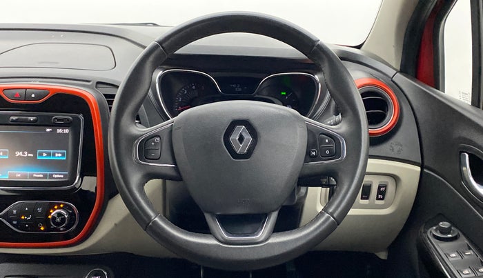 2018 Renault Captur RXT Diesel Dual Tone, Diesel, Manual, 44,857 km, Steering Wheel Close Up