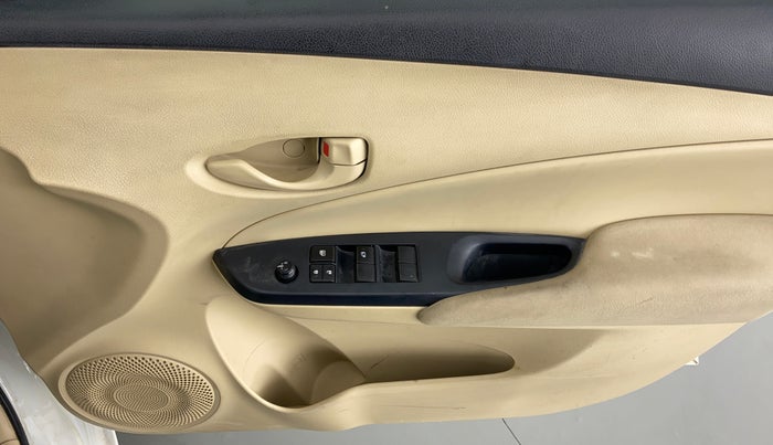 2018 Toyota YARIS J CVT, Petrol, Automatic, 24,977 km, Driver Side Door Panels Control