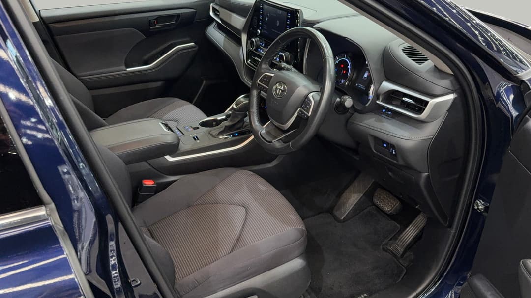 2022 Toyota Kluger Gx Hybrid AWD, Automatic, 57567 km, Right Side Front Door Cabin View