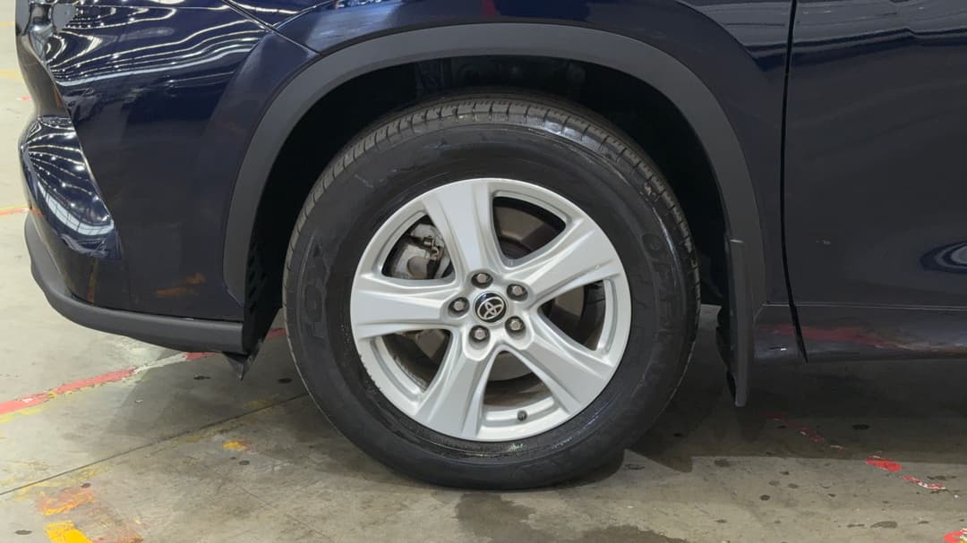 2022 Toyota Kluger Gx Hybrid AWD, Automatic, 57567 km, Left Front Wheel