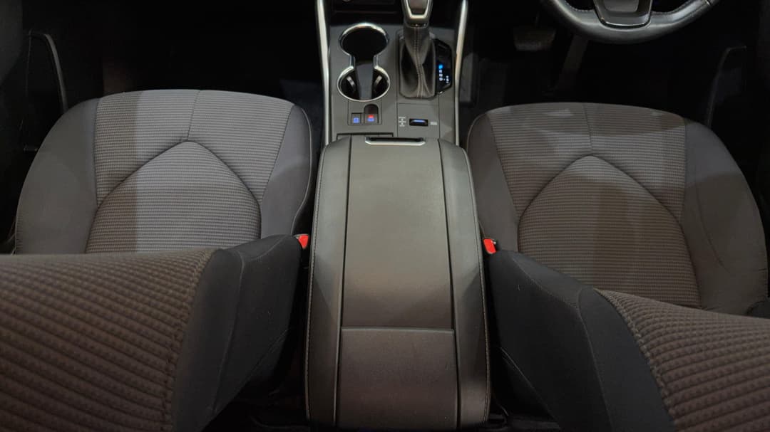 2022 Toyota Kluger Gx Hybrid AWD, Automatic, 57567 km, Center Console