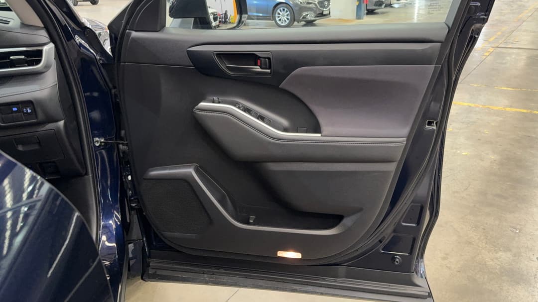 2022 Toyota Kluger Gx Hybrid AWD, Automatic, 57567 km, Speaker View