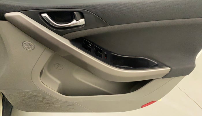 2019 Tata NEXON XZA PLUS PETROL, Petrol, Automatic, 61,806 km, Driver Side Door Panels Control