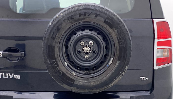 2019 Mahindra TUV300 T4+, Diesel, Manual, 74,405 km, Spare Tyre