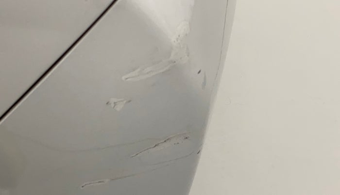 2018 Hyundai Eon MAGNA +, Petrol, Manual, 28,516 km, Rear bumper - Paint is slightly damaged