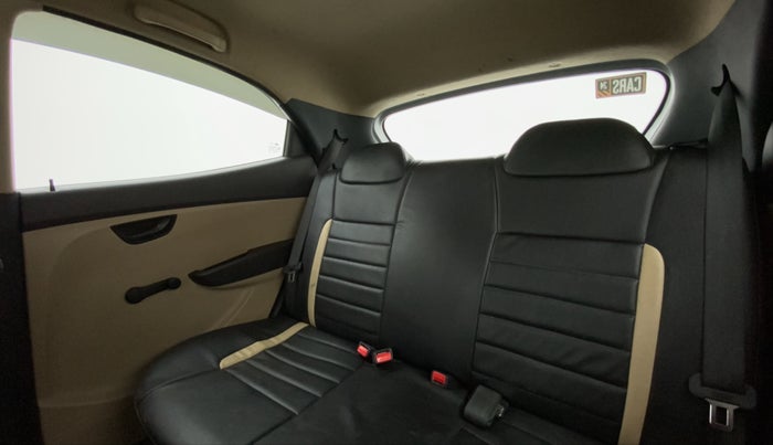 2018 Hyundai Eon MAGNA +, Petrol, Manual, 28,516 km, Right Side Rear Door Cabin