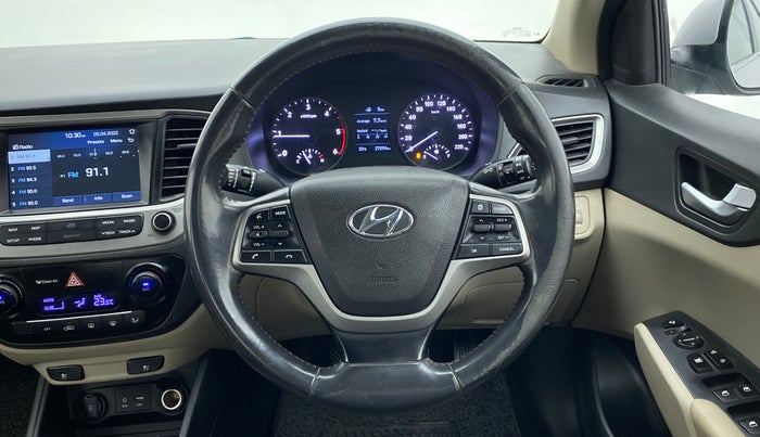 2017 Hyundai Verna 1.6 SX (O) CRDI MT, Diesel, Manual, 27,187 km, Steering Wheel Close Up