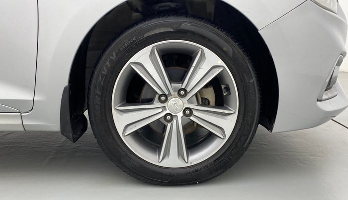 2017 Hyundai Verna 1.6 SX (O) CRDI MT, Diesel, Manual, 27,187 km, Right Front Wheel