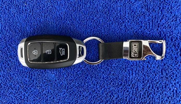 2017 Hyundai Verna 1.6 SX (O) CRDI MT, Diesel, Manual, 27,187 km, Key Close Up