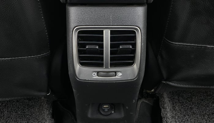 2017 Hyundai Verna 1.6 SX (O) CRDI MT, Diesel, Manual, 27,187 km, Rear AC Vents