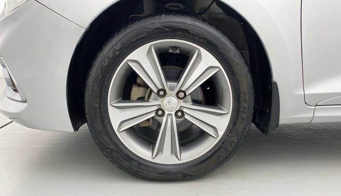 2017 Hyundai Verna 1.6 SX (O) CRDI MT, Diesel, Manual, 27,187 km, Left Front Wheel