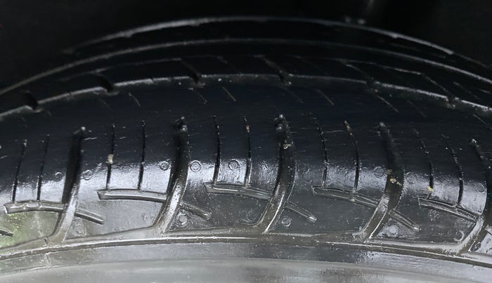 2018 Maruti Baleno DELTA 1.2 K12, Petrol, Manual, 33,271 km, Left Rear Tyre Tread