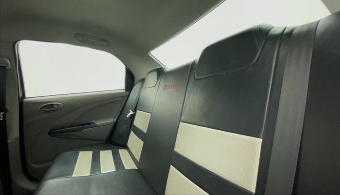 2011 Toyota Etios G, Petrol, Manual, 65,168 km, Right Side Rear Door Cabin