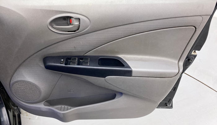 2011 Toyota Etios G, Petrol, Manual, 65,168 km, Driver Side Door Panels Control