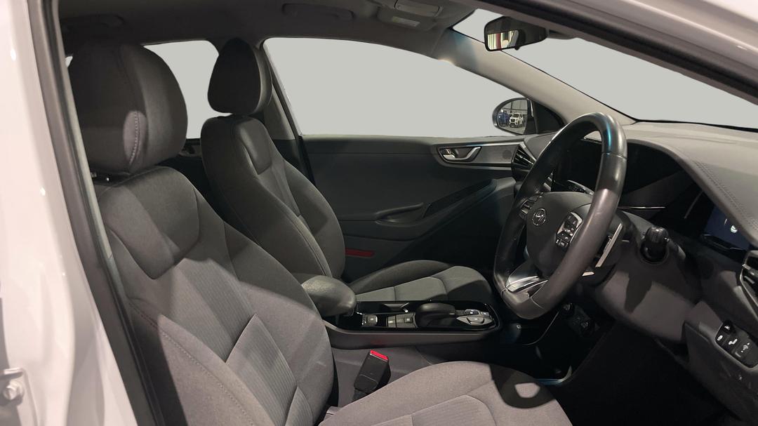 2022 Hyundai Ioniq Electric Elite, Automatic, 35895 km, Right Side Front Door Cabin View