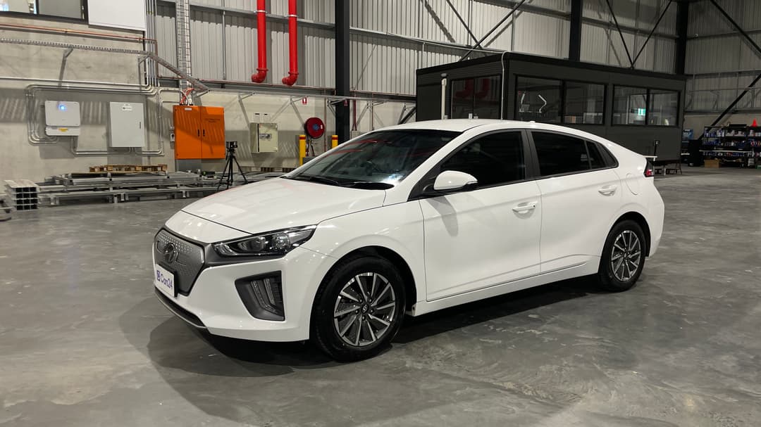 2022 Hyundai Ioniq Electric Elite, Automatic, 35895 km, Left Front Diagonal (45- Degree) View