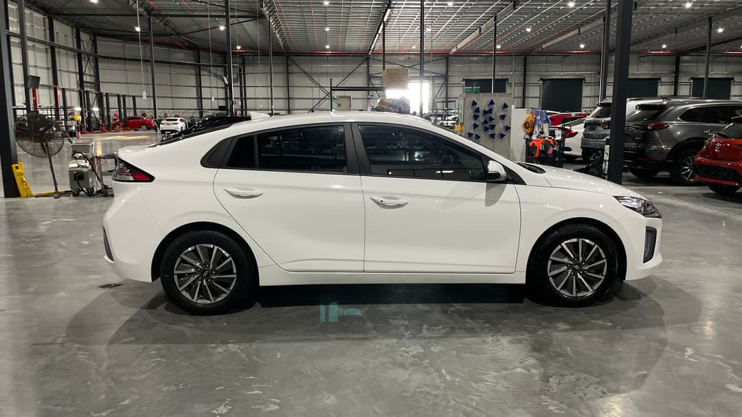 2022 Hyundai Ioniq Electric Elite, Automatic, 35895 km, Right Side View