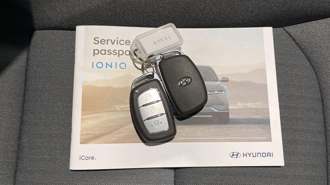 2022 Hyundai Ioniq Electric Elite, Automatic, 35895 km, Key Close-up