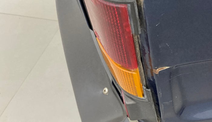2019 Maruti OMNI E STD, Petrol, Manual, 24,857 km, Right tail light - Minor damage