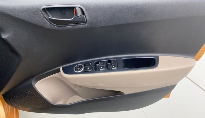 2016 Hyundai Grand i10 MAGNA 1.2 KAPPA VTVT, CNG, Manual, 1,42,420 km, Driver Side Door Panels Controls