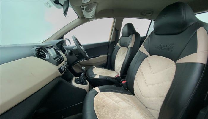 2016 Hyundai Grand i10 MAGNA 1.2 KAPPA VTVT, CNG, Manual, 1,42,420 km, Right Side Front Door Cabin View