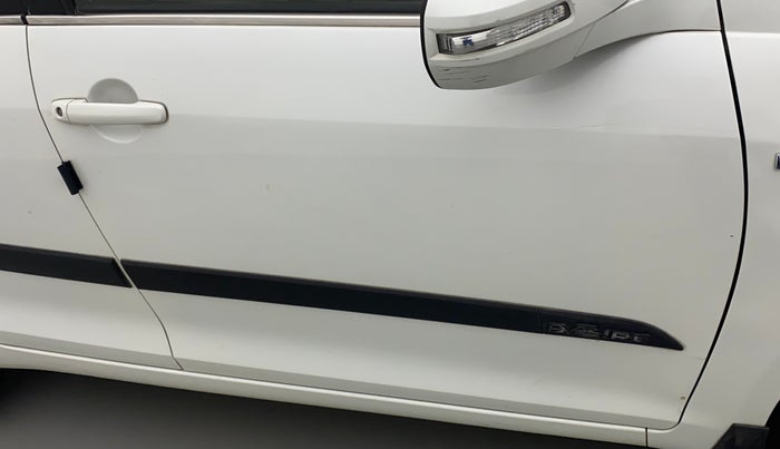2015 Maruti Swift Dzire VDI ABS, Diesel, Manual, 1,08,268 km, Driver-side door - Slightly dented