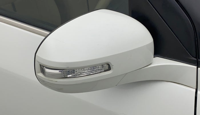 2015 Maruti Swift Dzire VDI ABS, Diesel, Manual, 1,08,268 km, Right rear-view mirror - Folding motor not working