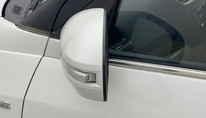 2015 Maruti Swift Dzire VDI ABS, Diesel, Manual, 1,08,268 km, Left rear-view mirror - Indicator light not working