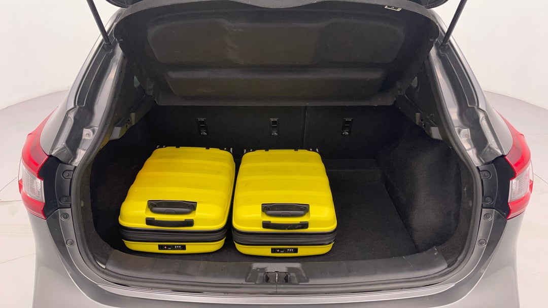 2019 Nissan Qashqai St, Manual, 58783 km, Boot Inside View with Luggage