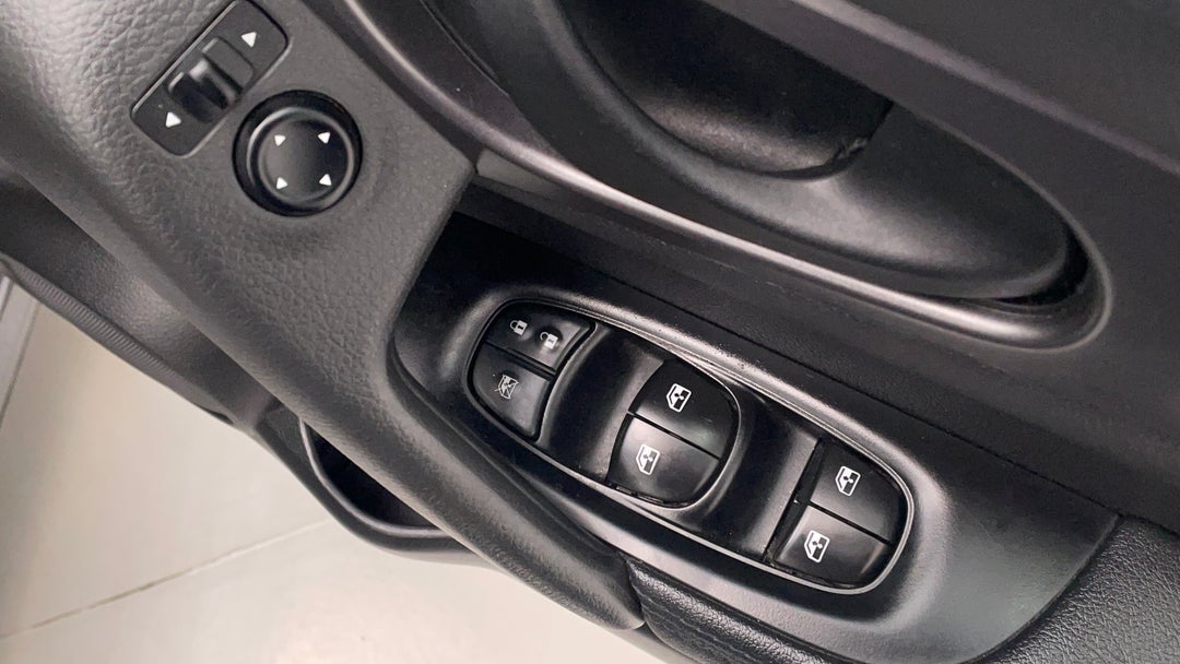 2019 Nissan Qashqai St, Manual, 58783 km, Drivers Side Door Panel Controls