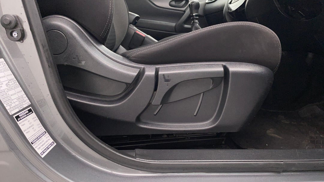 2019 Nissan Qashqai St, Manual, 58783 km, Drivers Side Adjustment Panel