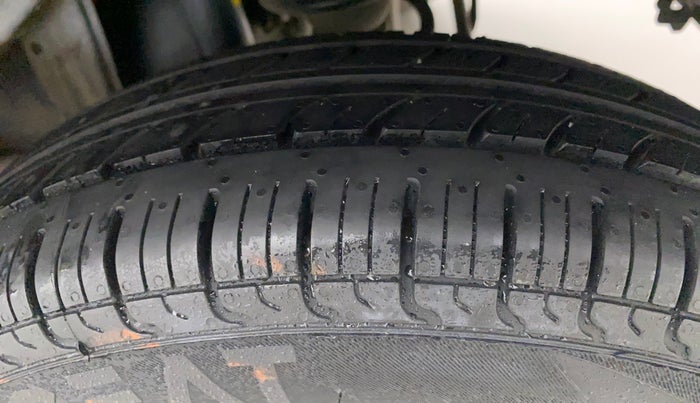 2016 Maruti Alto 800 LXI, Petrol, Manual, 75,749 km, Left Rear Tyre Tread