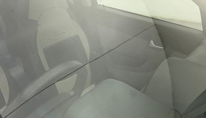 2016 Maruti Alto 800 LXI, Petrol, Manual, 75,749 km, Front windshield - Minor spot on windshield