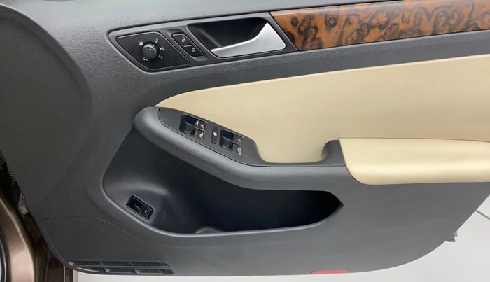 2014 Volkswagen Jetta COMFORTLINE TDI, Diesel, Manual, 1,20,112 km, Driver Side Door Panels Control