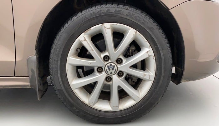 2014 Volkswagen Jetta COMFORTLINE TDI, Diesel, Manual, 1,20,112 km, Right Front Wheel