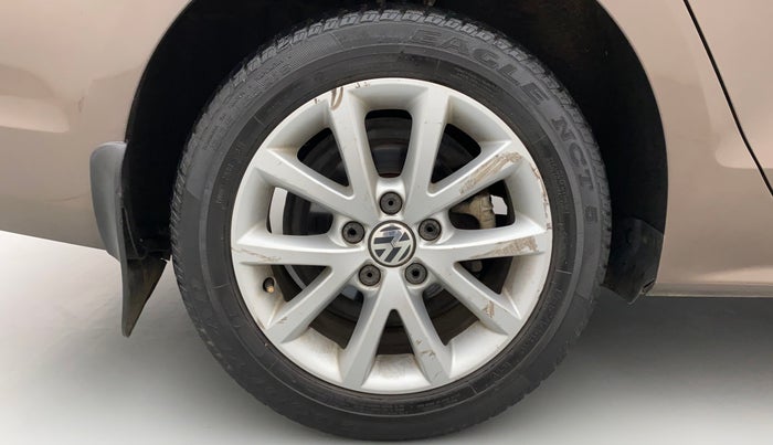 2014 Volkswagen Jetta COMFORTLINE TDI, Diesel, Manual, 1,20,112 km, Right Rear Wheel