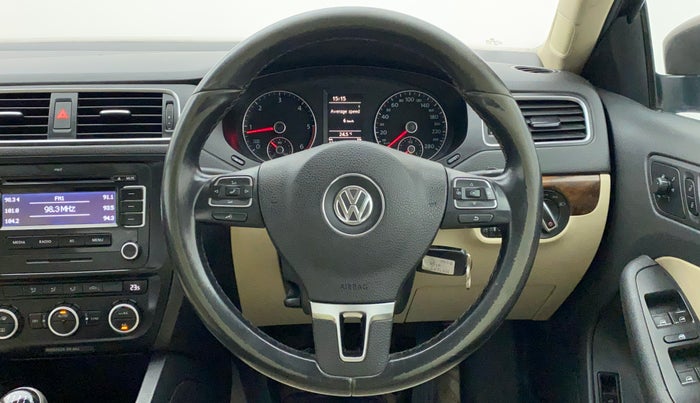 2014 Volkswagen Jetta COMFORTLINE TDI, Diesel, Manual, 1,20,112 km, Steering Wheel Close Up