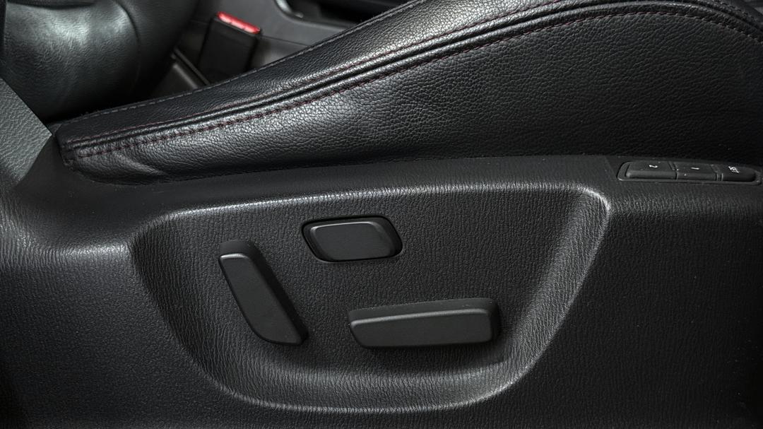 2016 Mazda CX-5 Gt (4x4), Automatic, 67102 km, Drivers Side Adjustment Panel