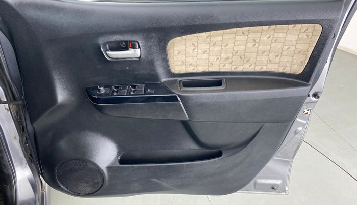 2017 Maruti Wagon R 1.0 VXI+ AMT, Petrol, Automatic, 37,432 km, Driver Side Door Panels Control