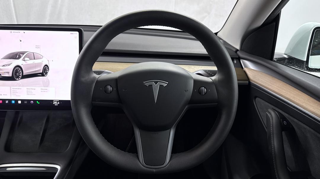 2023 Tesla Model Y Rear-wheel Drive, Automatic, 39138 km, Steering Wheel Close-up