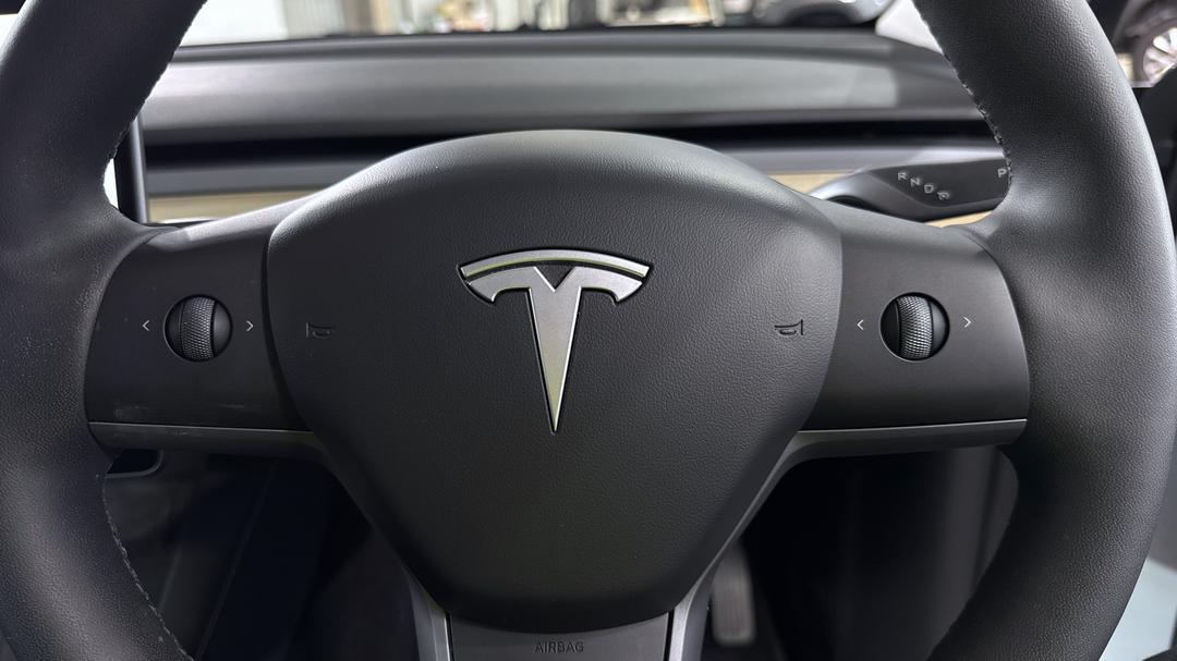 2023 Tesla Model Y Rear-wheel Drive, Automatic, 39138 km, Utility Switches/Buttons