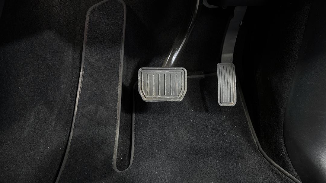 2023 Tesla Model Y Rear-wheel Drive, Automatic, 39138 km, Pedals and Footmat