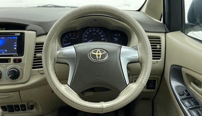 2014 Toyota Innova 2.5 GX 8 STR BS IV, Diesel, Manual, 1,20,130 km, Steering Wheel Close Up
