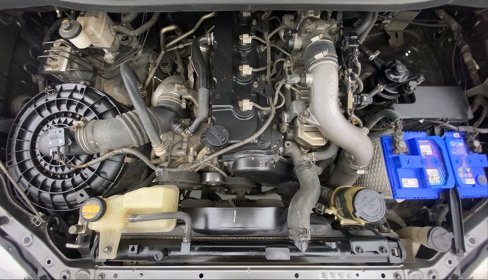 2014 Toyota Innova 2.5 GX 8 STR BS IV, Diesel, Manual, 1,20,130 km, Open Bonet