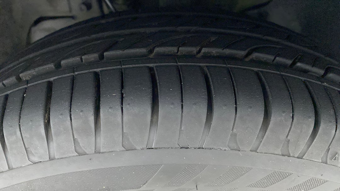 Left Front Tyre Tread
